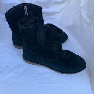 Ugg Catica Women's Black Suede Leather Mid Calf Ankle Boots  size 9